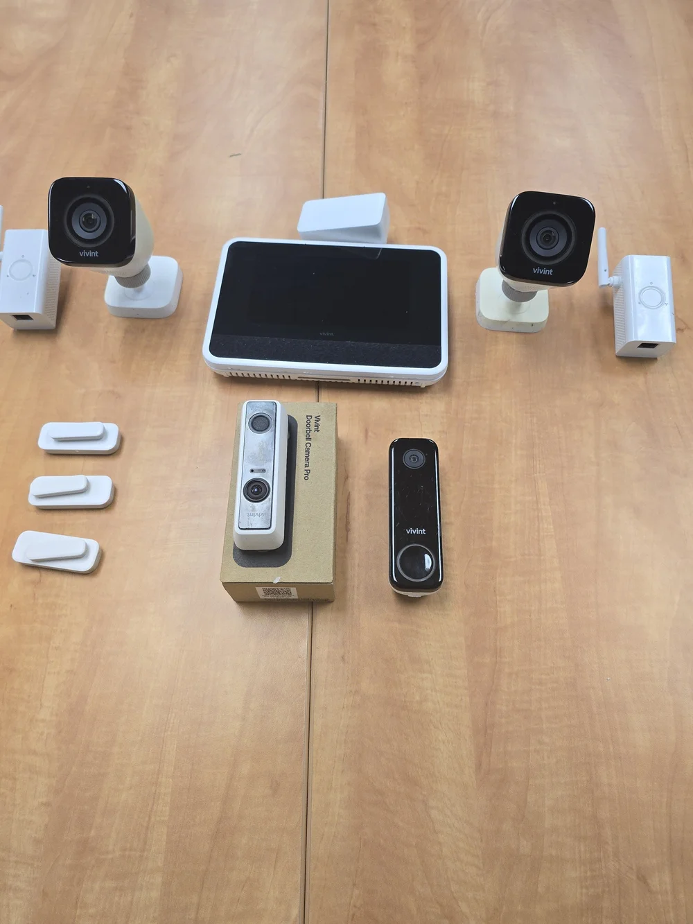 Vivint Home Security Camera & Touchscreen System - White/Black